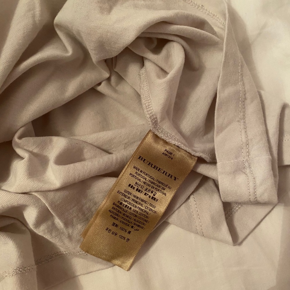 BURBERRY Ruffled Shirt - Picture 3 of 4